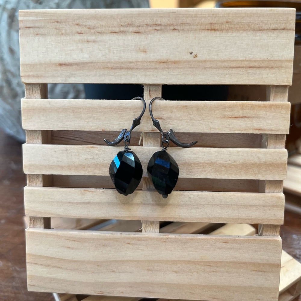 Vintage Black Earrings - Picture 2 of 3
